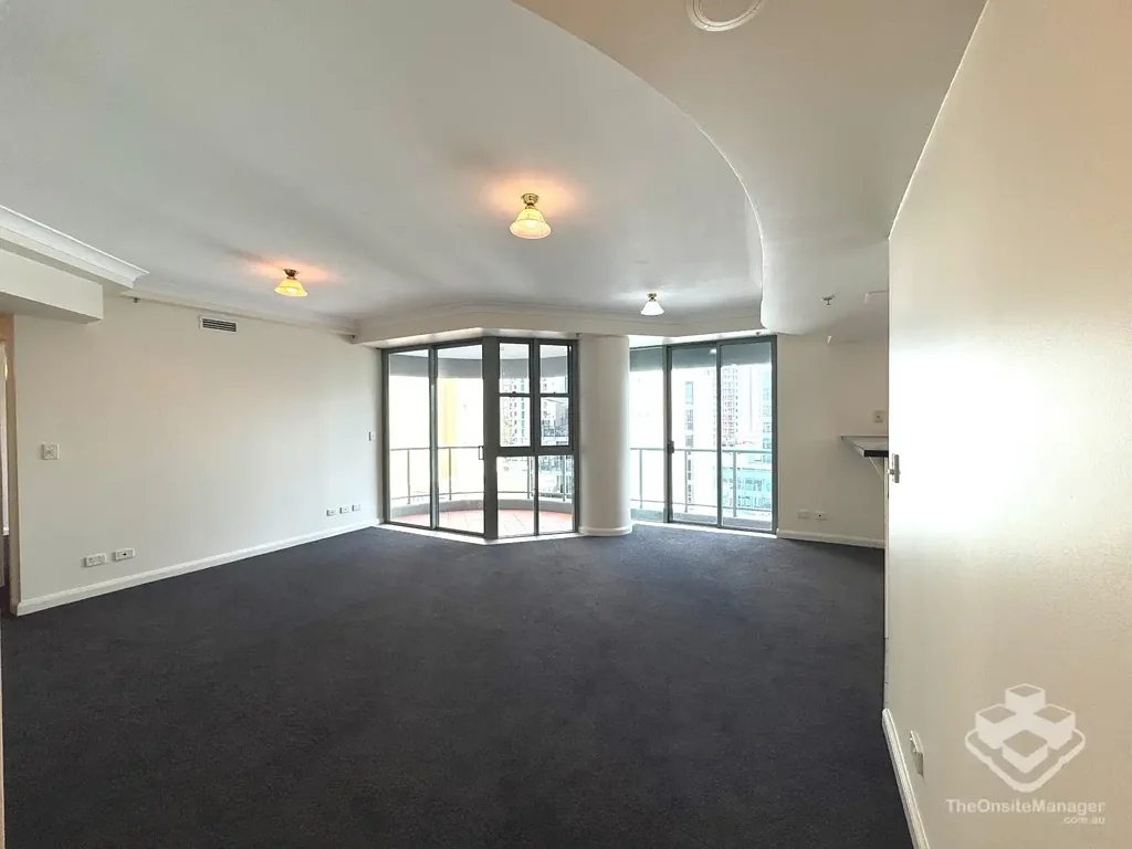 Renovated 1 Bed | 1 Bath | 1 Car | City Views | Admiralty Towers 1