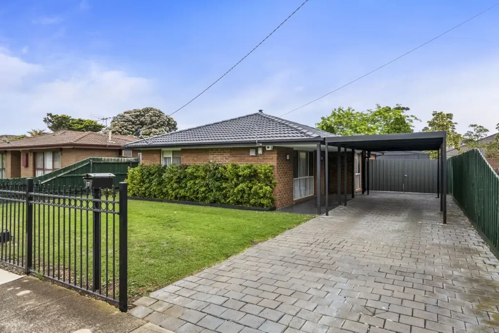 For Rent - Neat as a Pin, Walk to the Station!