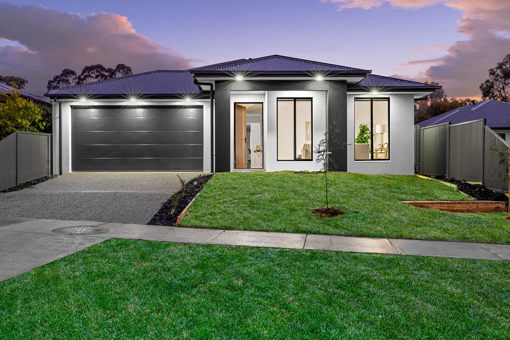 Brown Hill 4Kwarto Exceptional Family Living in a Peaceful Brown Hill Setting