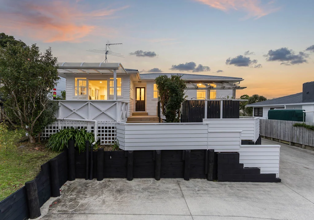Totara Vale 3कमरा Renovated & Ready for Family Living