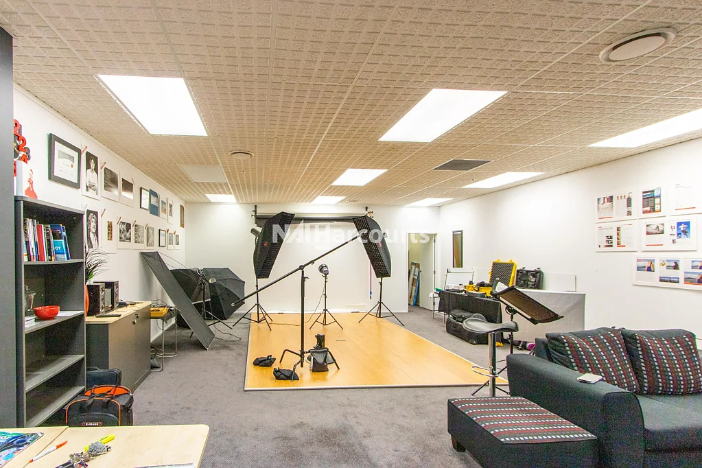 Browns Bay High Quality Studio/Office - Available Now