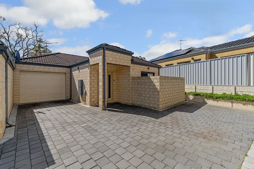 Nollamara 3ਬੈੱਡਰੂਮ BRICK & TILE ...EXTRA LOW MAINTENANCE!