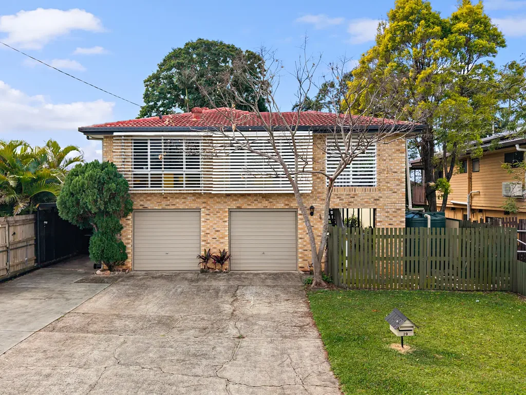 Strathpine 4બેડરૂમ Family Living with Exceptional Downstairs Versatility