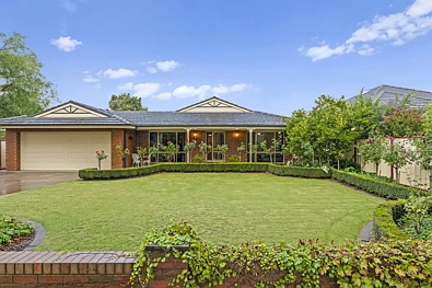 Euroa 4chambre Elite Position Opposite Lawn Tennis Courts and Friendlies Oval