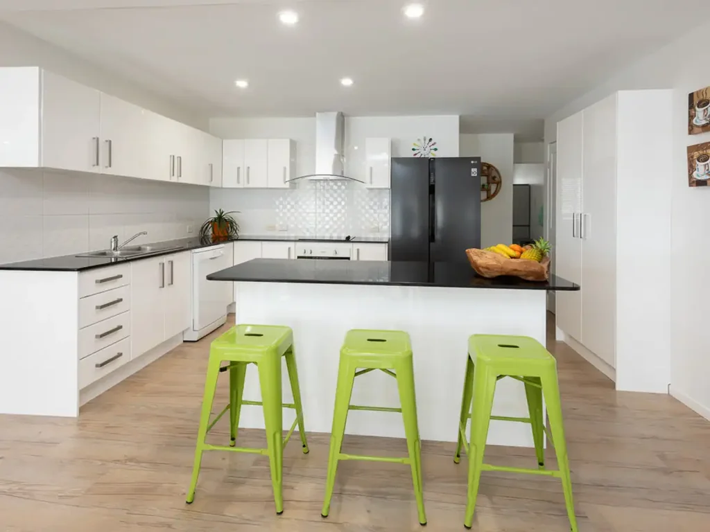 Pacific Pines 3房  Immaculate, Modern & Spacious – Prime Location in Pacific Pines