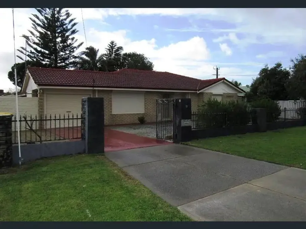 Charming 3-Bed Home Near Shops & Transport