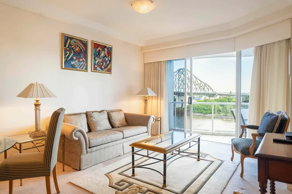 Luxury Riverfront Living in Brisbane's CBD – Fully Furnished Apartment with Premium Facilities