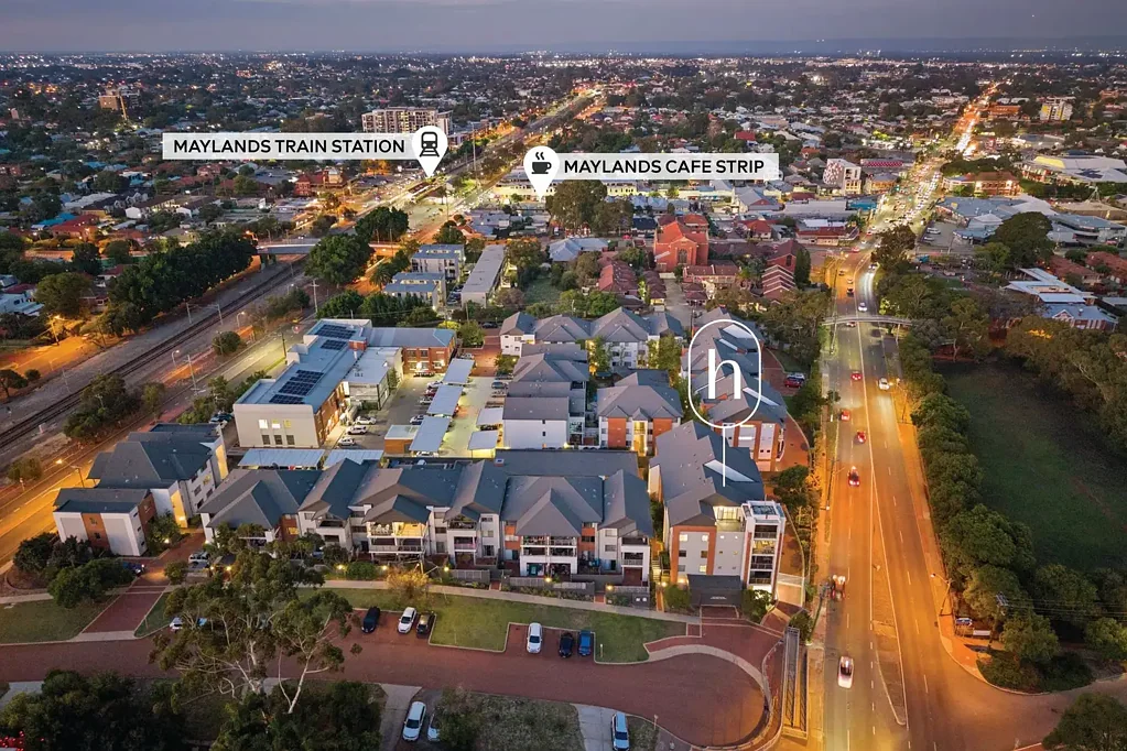 Maylands 3房  Two Storey Penthouse Apartment with Panoramic Views