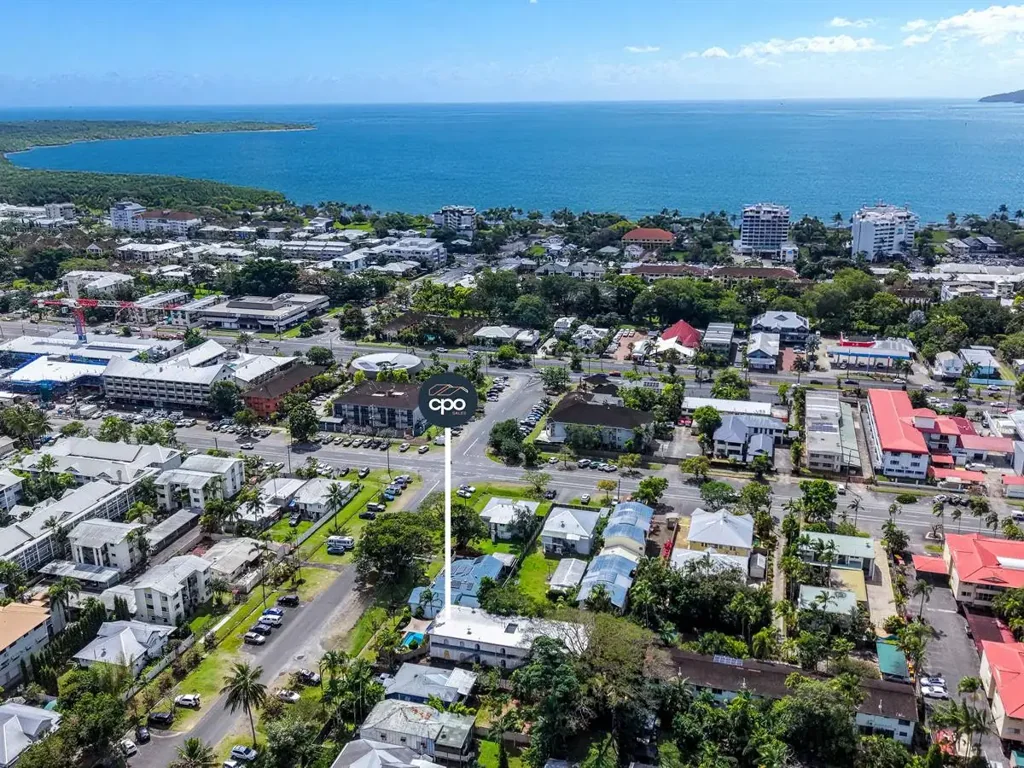 Cairns North 2Zimmer Ground Floor Unit In A Small Complex Of Only 8 !