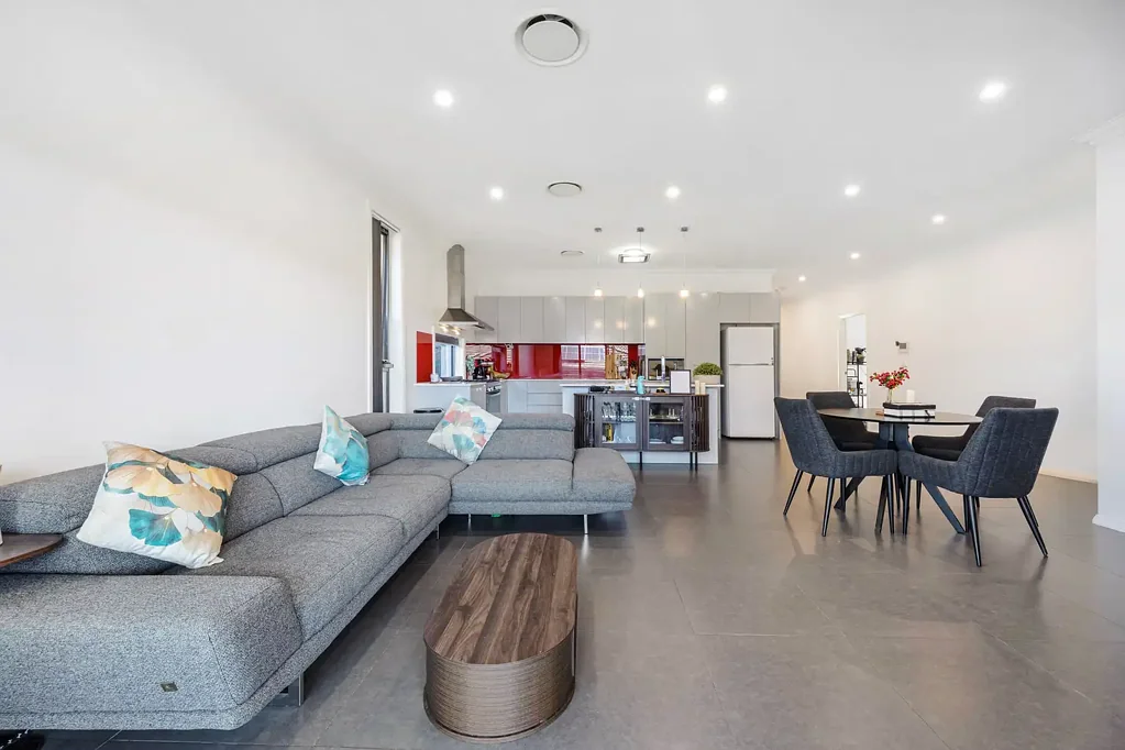 Jordan Springs 4部屋 Modern Comfort in a Sought-After Pocket