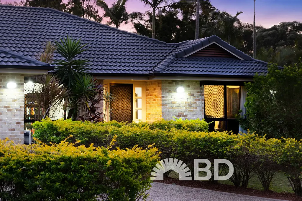Burpengary East 4Kwarto Family Acreage Oasis with Pool, Granny Flat & Shed