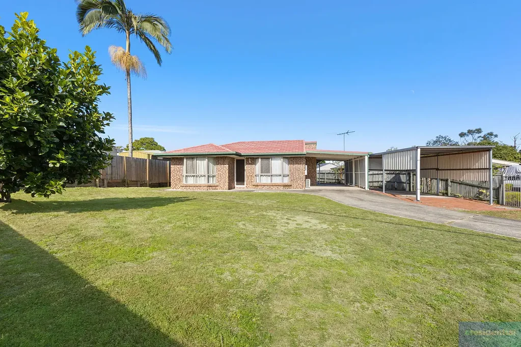🏡 Spacious 4-Bedroom Family Home with Room to Relax!