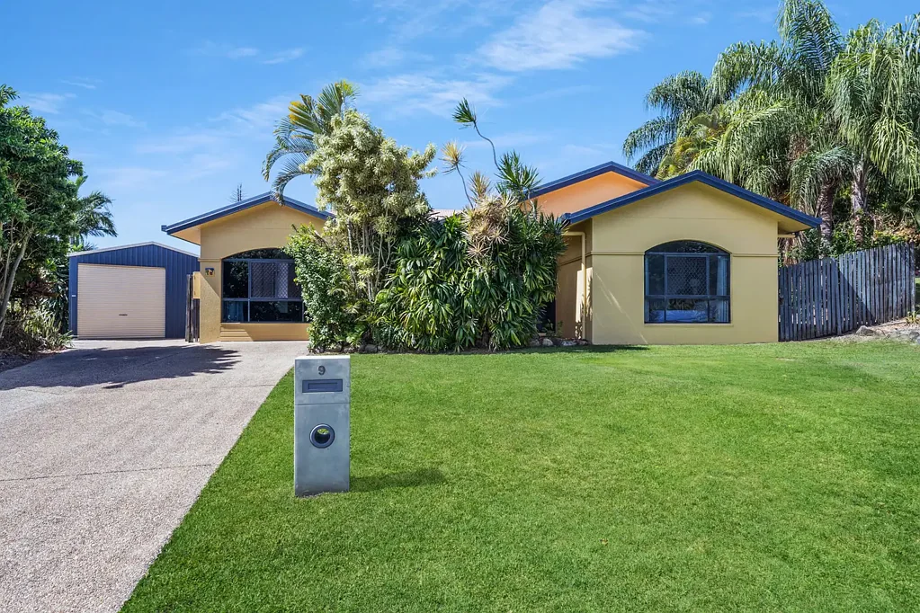 9 Hillcrest Street, Eimeo, QLD 4740