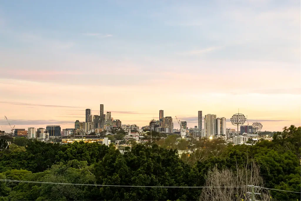 Ascot 6ਬੈੱਡਰੂਮ Experience Elevated Living With Spectacular City Skyline Views