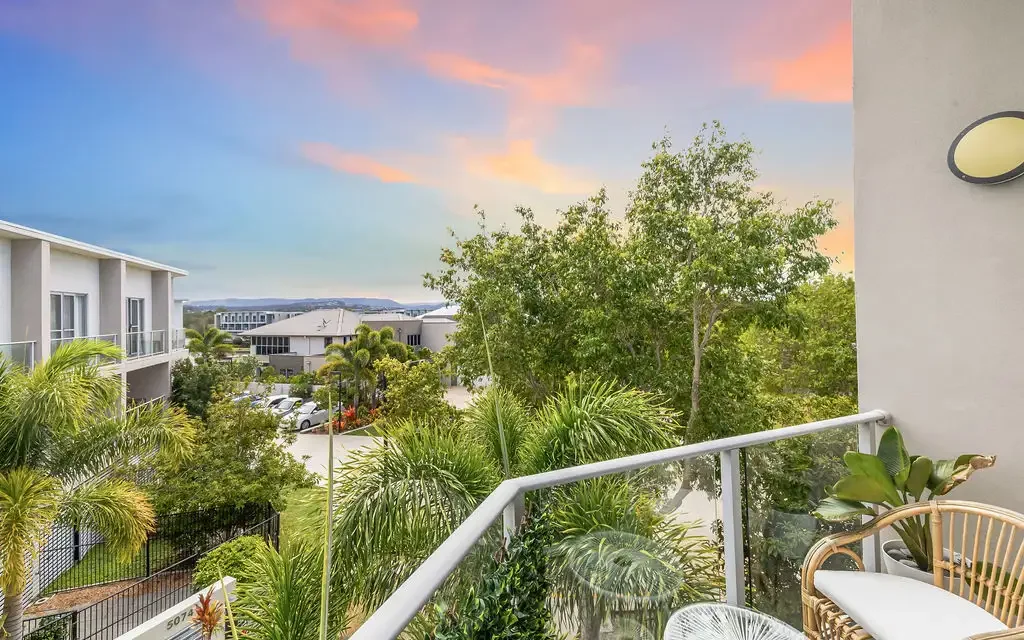 Carrara 2Habitaciones Stylish, Spacious & Perfectly Positioned in Emerald Lakes!