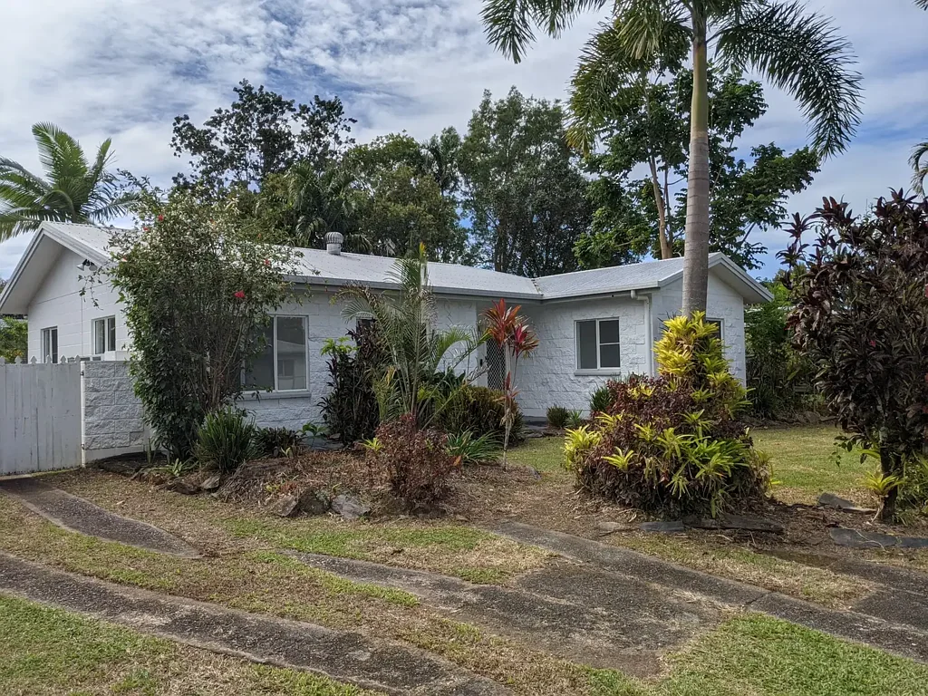 LARGE HOME IN CENTRAL MOSSMAN