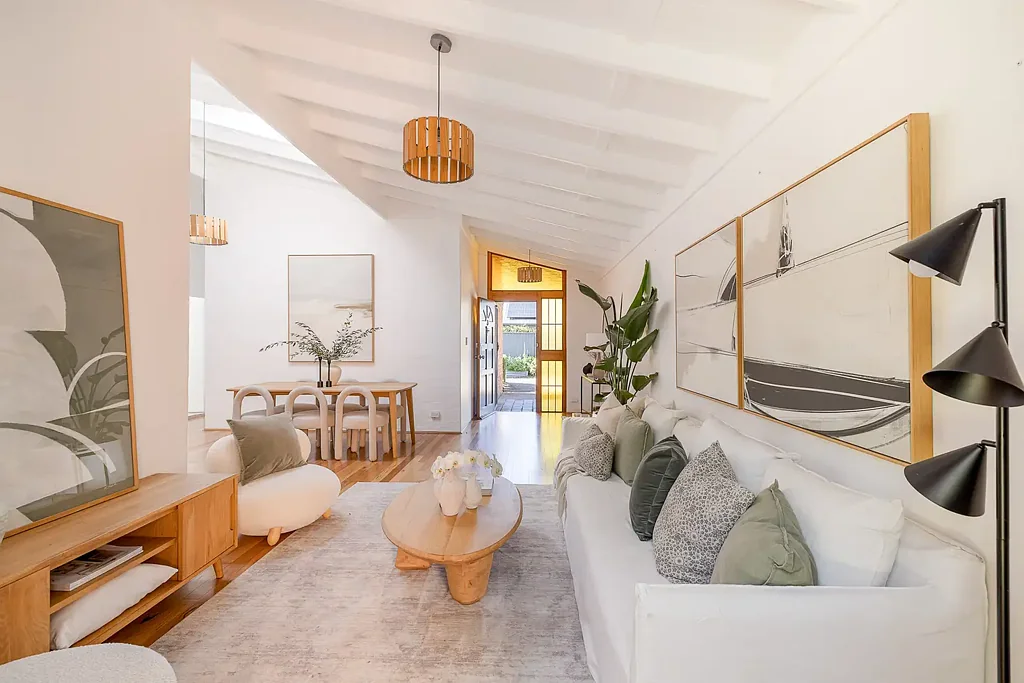 Gladesville 3 Bedroom Charming villa home in serene garden surroundings