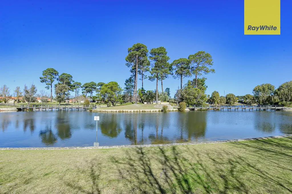 Ellenbrook 2 Bedroom Balcony Bliss Overlooking Lake Fresca