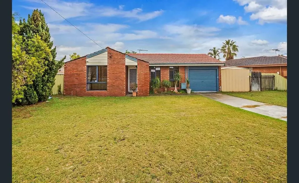 COMFORTABLE FAMILY HOME WITH A BIG BACKYARD IN A CONVENIENT COOLOONGUP LOCATION