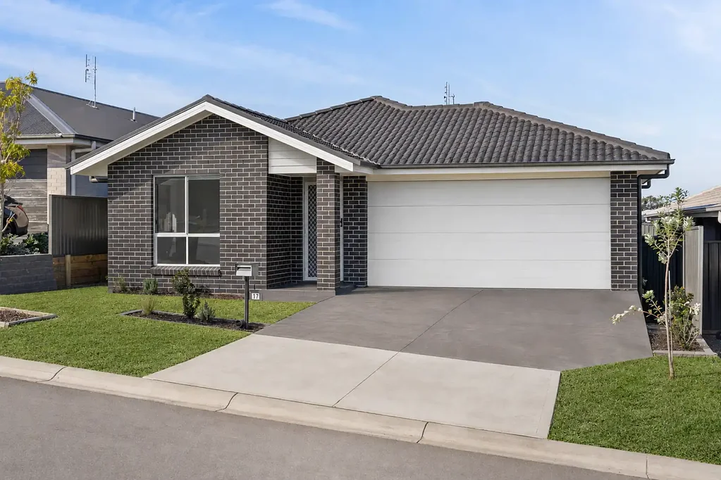 Woongarrah 4 Bedroom This Convenient Near New Home Is Ready For You!