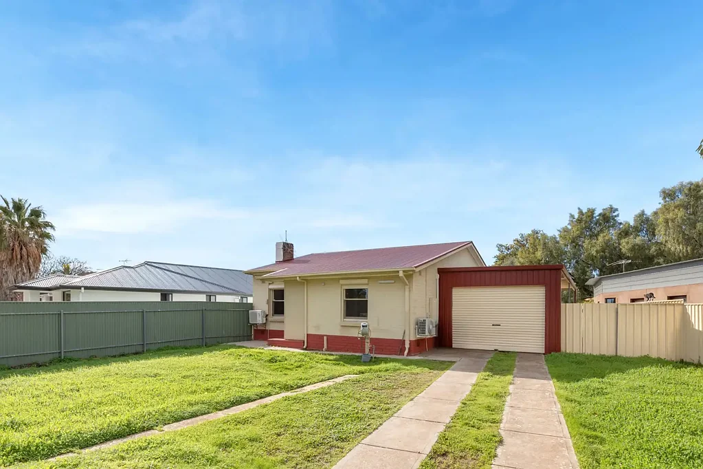 Elizabeth Vale 3 Bedroom WELL-PRESENTED 3 BEDROOM SEMI-DETACHED HOME