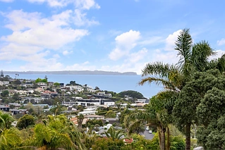 143 Kowhai Road, Mairangi Bay, North Shore City