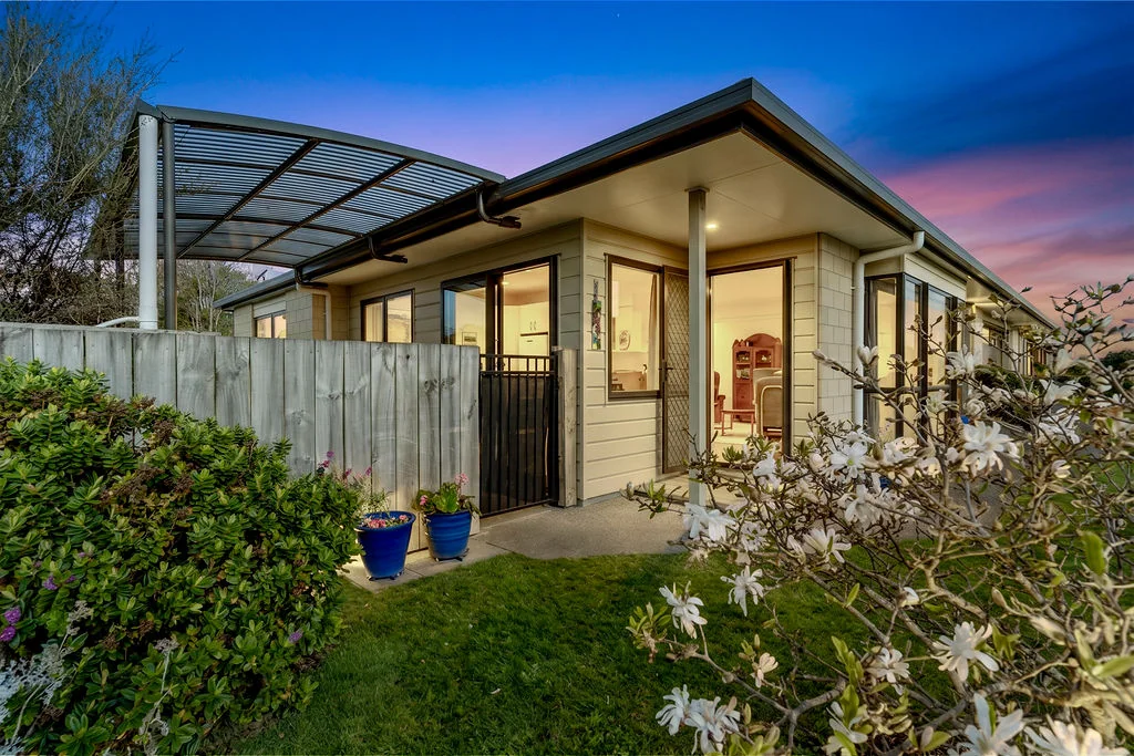 Carterton 2房  Mature Garden Oasis at Ashmore