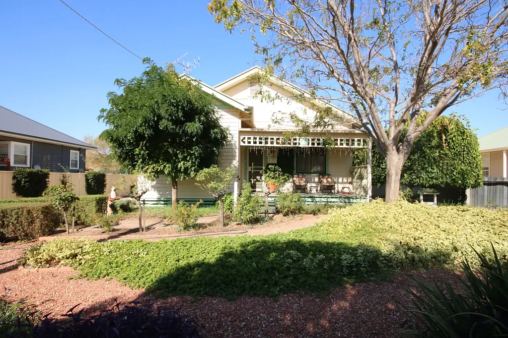 9 Hart Street, Rochester, VIC 3561