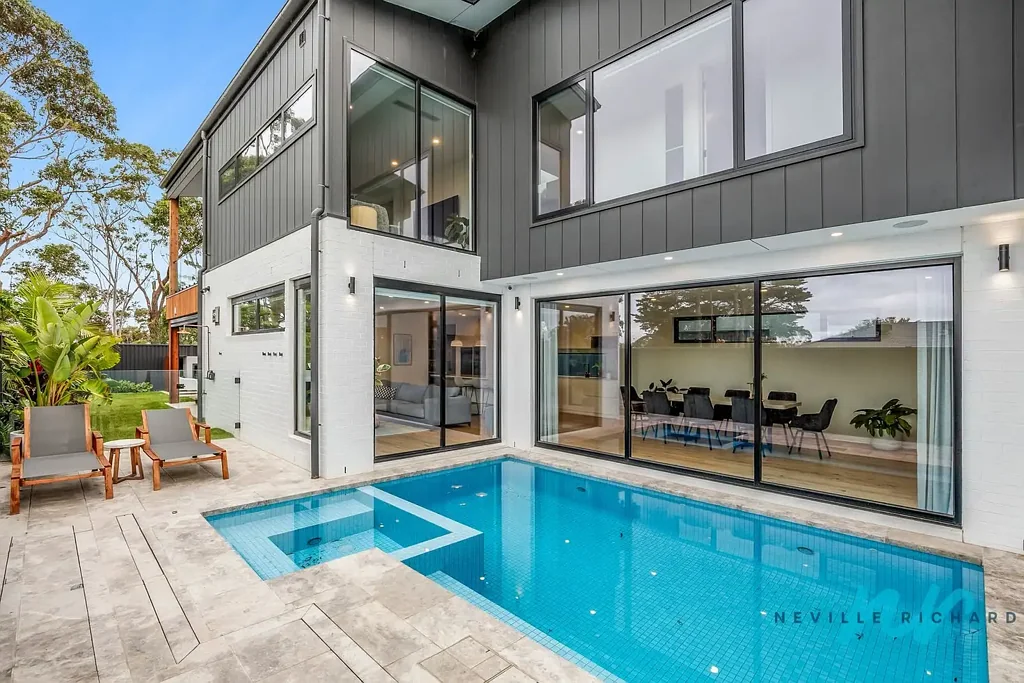 St Leonards 4房  A Custom Built Bayside Retreat
