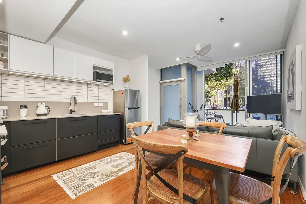 Waterloo 1ਬੈੱਡਰੂਮ 96sqm Two Storey Home - Ground Floor Terrace-Style Apartment with Resort-Style Living