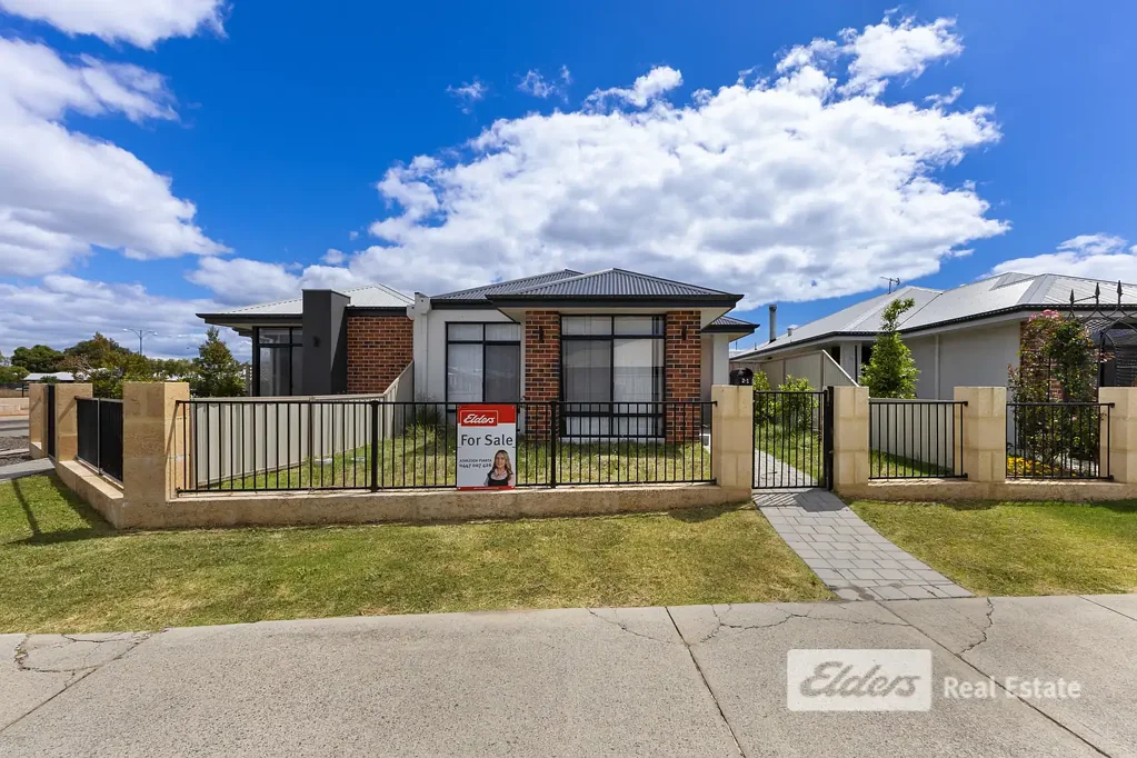 2/1 Aquila Drive, Australind, WA 6233