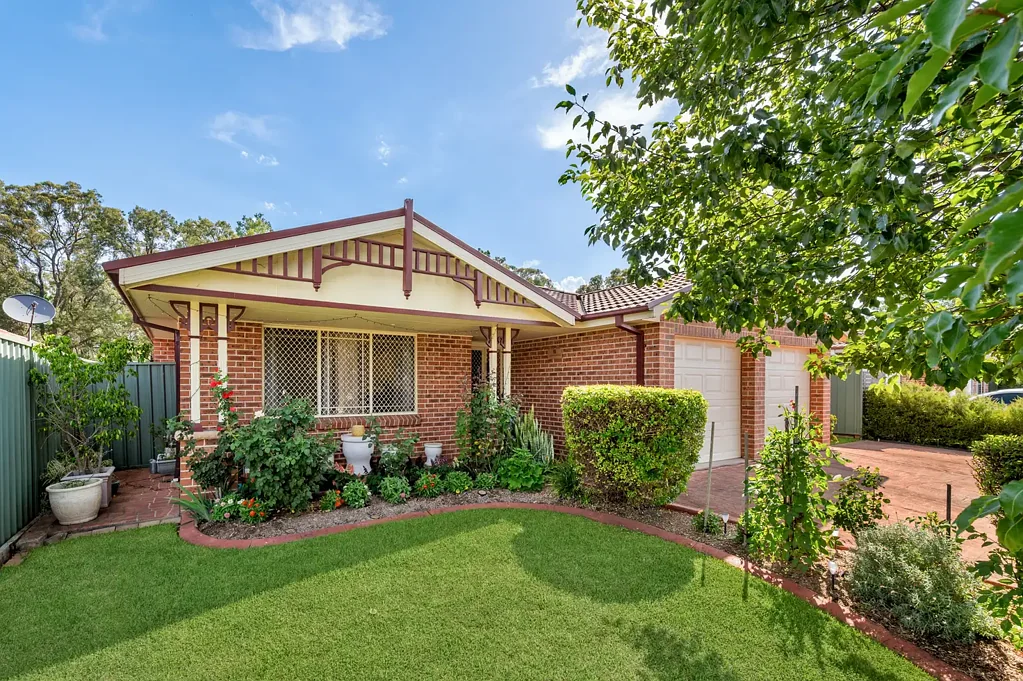 43 Freeman Circuit, Ingleburn, NSW 2565