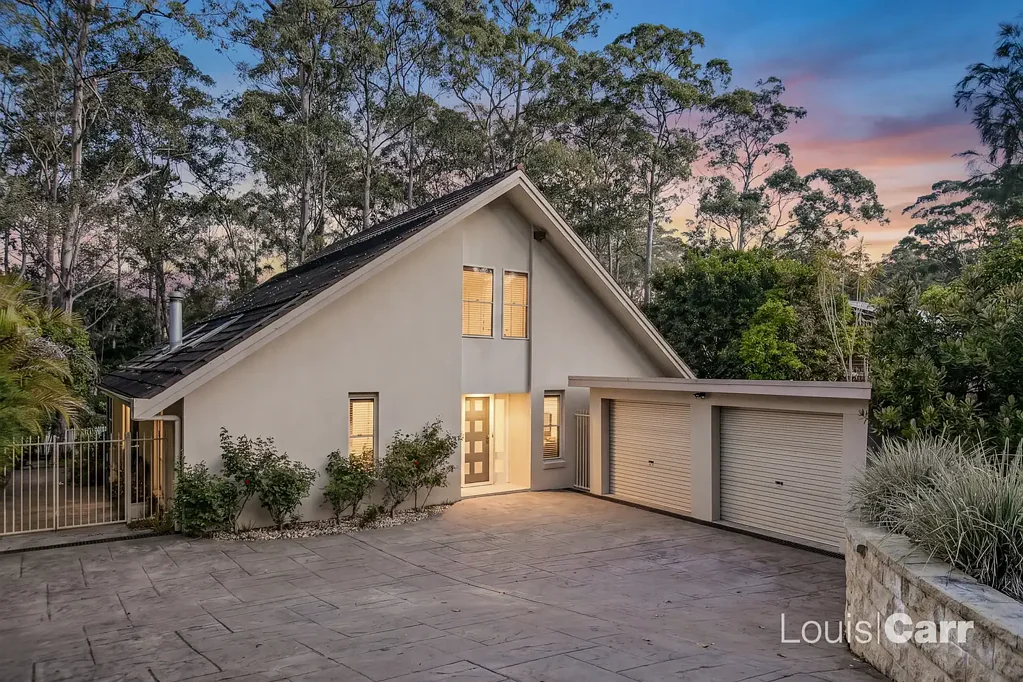 West Pennant Hills 5બેડરૂમ Exceptional Living on 900sqm in a Coveted Family Setting – 850m to CityBus Interchange