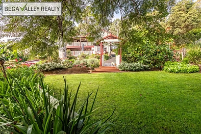 Central Tilba 4 Bedroom ENCHANTING FAMILY HOME WITH MOUNTAIN VIEWS