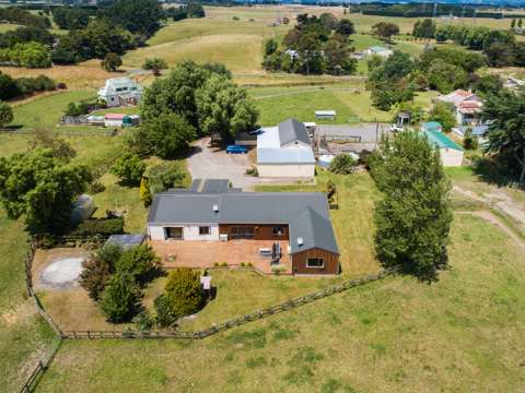 Bunnythorpe 6房  2.2ha with a huge amount of infrastructure