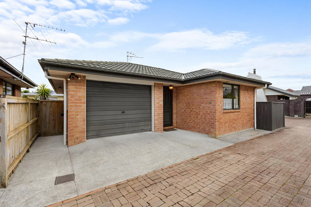 Pukekohe 2房  Easy Living, Beautifully Positioned!