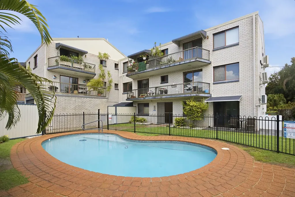 2/14 BRETT AVENUE, Labrador, QLD 4215