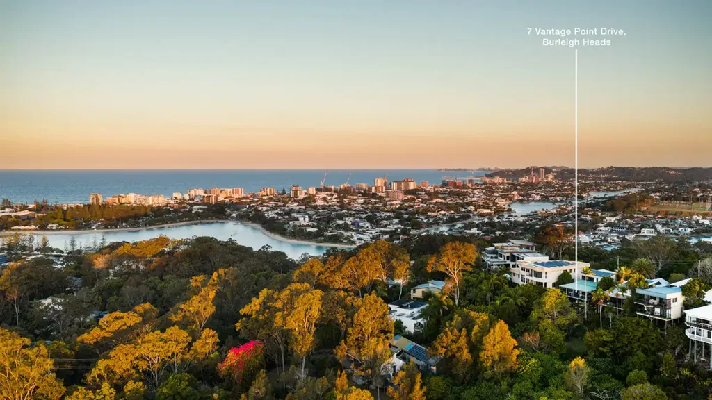 Burleigh Heads 3Phòng ngủ The Home With a Point of View | Burleigh Heads