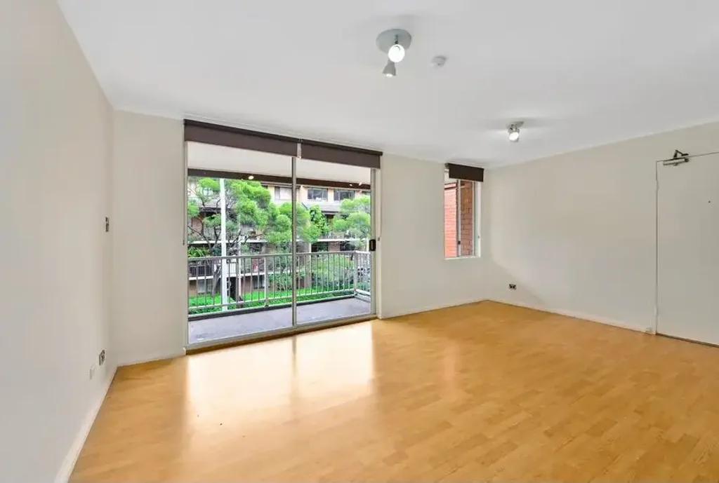 Spacious Split Level Apartment in the Heart of Ultimo