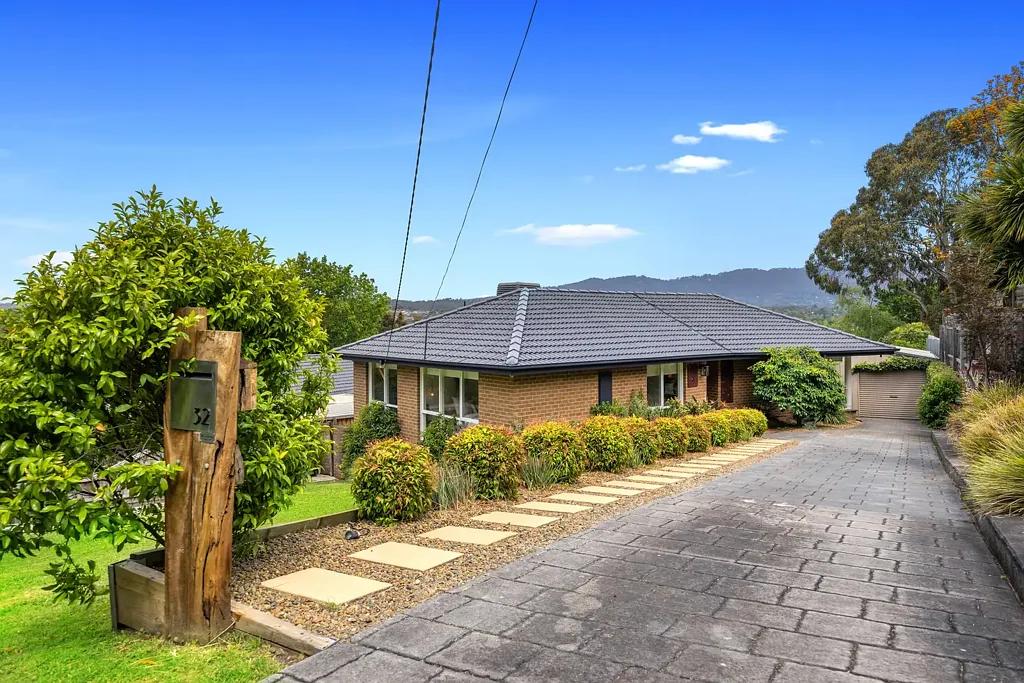 Mooroolbark 3कमरा Sunlit Beauty with Breathtaking Views