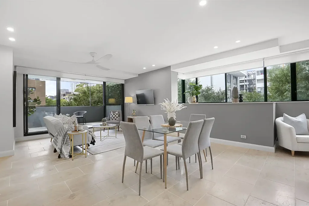 Spacious Three-Bedroom Apartment with House-Like Proportions and Double Parking