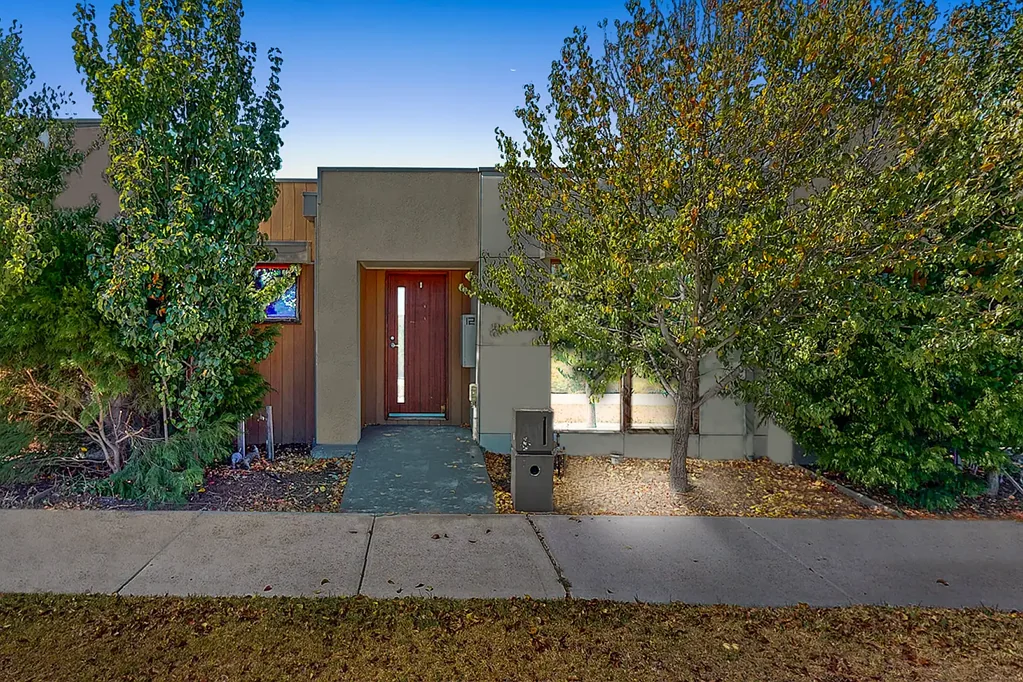 Truganina 3Zimmer Sleek & Stylish Home with Low Maintenance Appeal