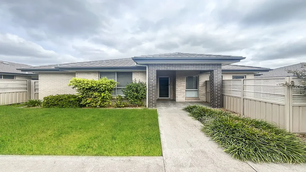 Modern, Furnished 3 Bedroom Home