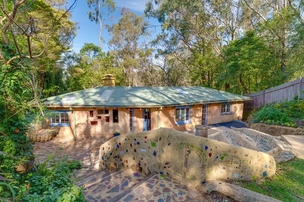 Wentworth Falls 2Habitaciones Charming Mudbrick Home with Studio in Bush Setting