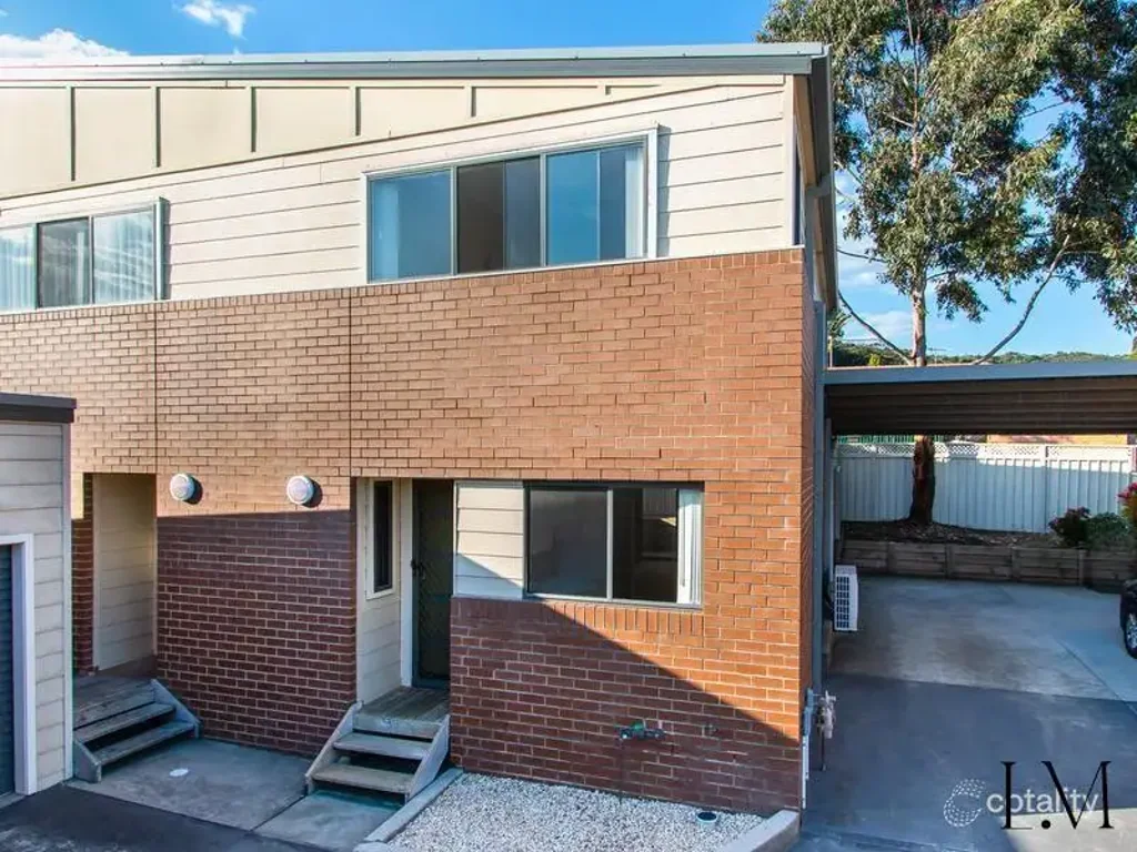 Close to John Hunter Hospital, Shops & Transport