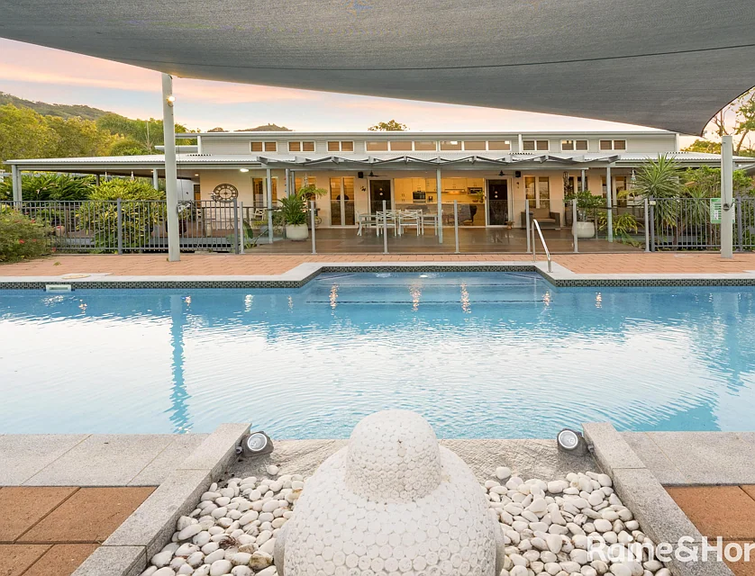 136-138 Gifford Street, Horseshoe Bay, Townsville, 4房, 2浴, House