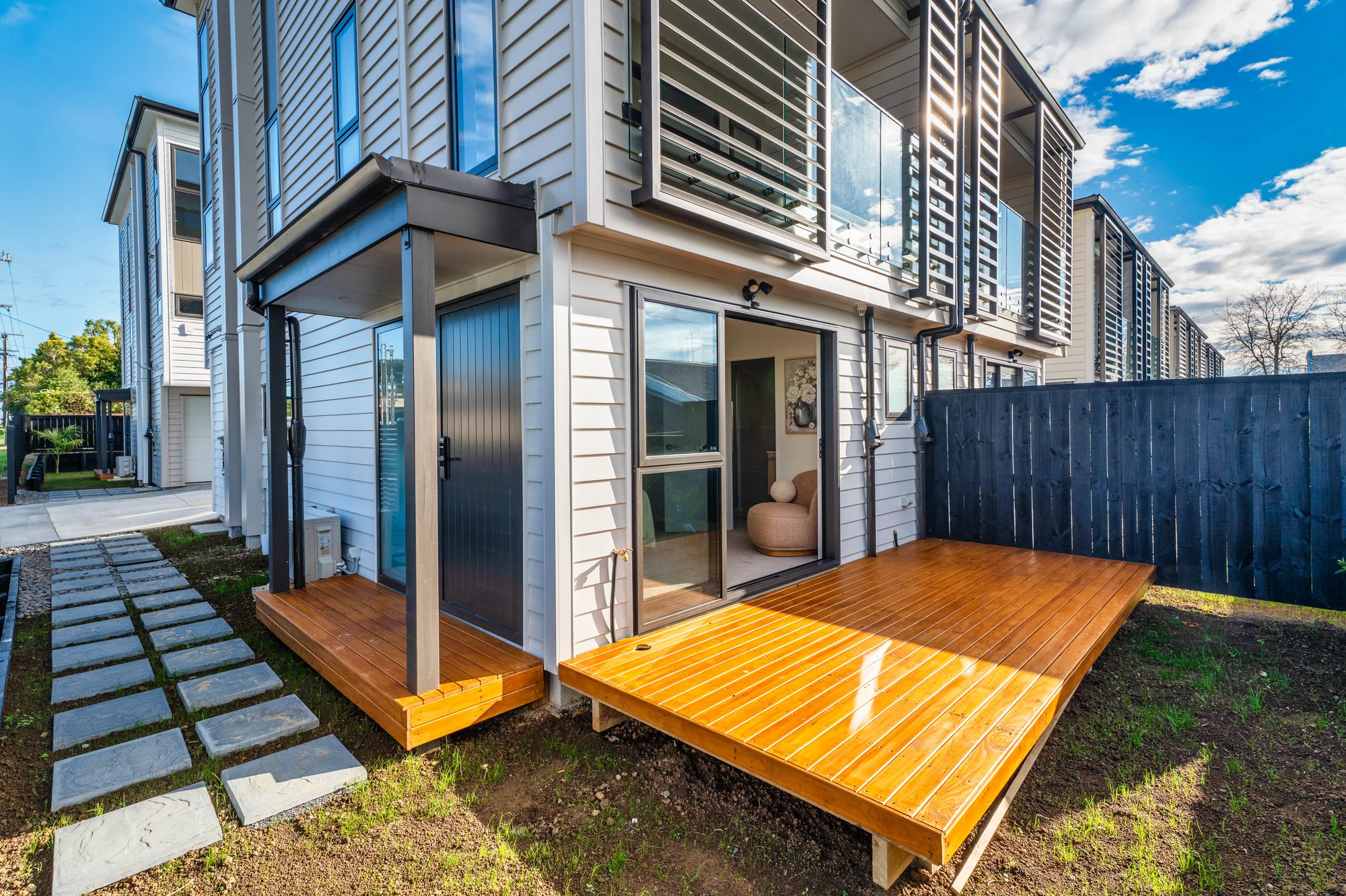 Henderson 3Moenga Modern Living Meets Reserve-Side Serenity