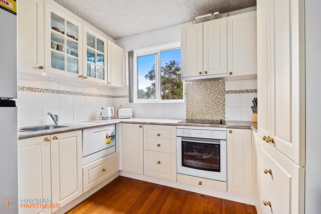 Curtin 2બેડરૂમ First floor unit in highly convenient location