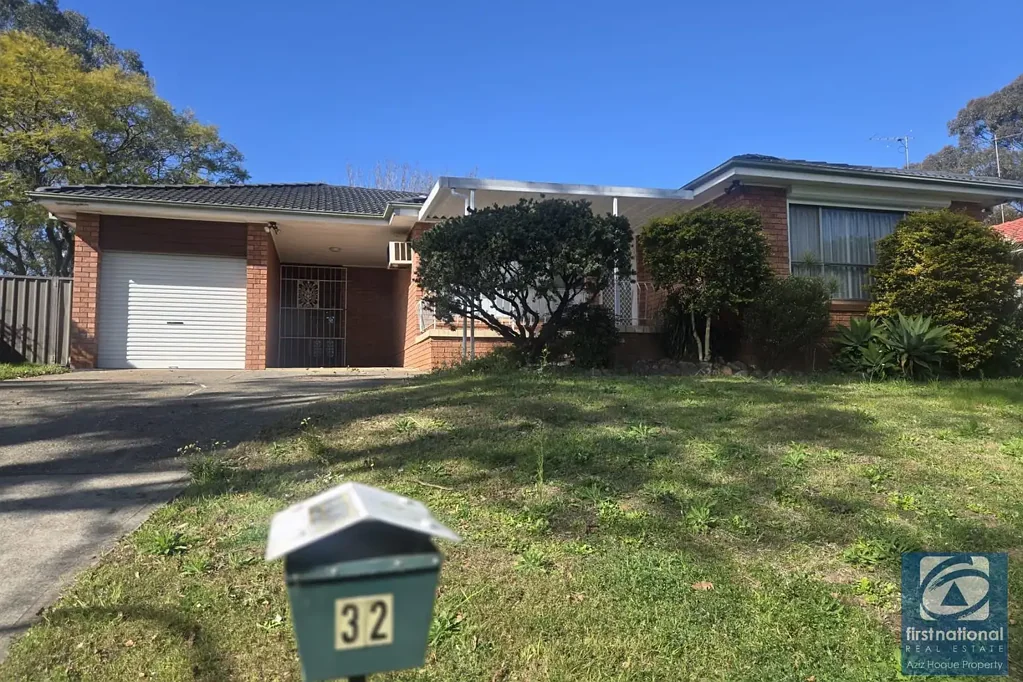 Spacious Family Home in Heart of Ingleburn with Large Backyard