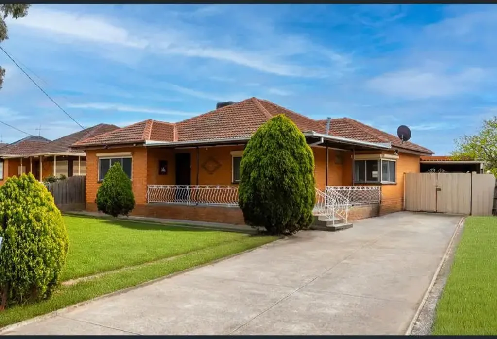 3 BEDROOM HOME IN GREAT LOCATION